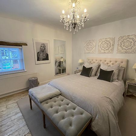 Entire Georgian Luxury Home - 3 Storey- High St Henley-In-Arden -Two Bedrooms-Sleeps 4 외부 사진