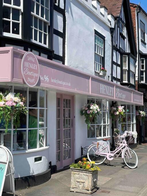 Entire Georgian Luxury Home - 3 Storey- High St Henley-In-Arden -Two Bedrooms-Sleeps 4 외부 사진