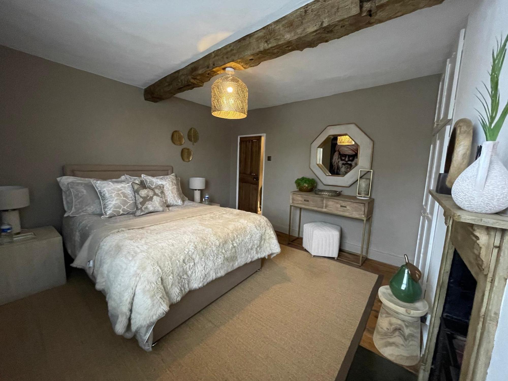 Entire Georgian Luxury Home - 3 Storey- High St Henley-In-Arden -Two Bedrooms-Sleeps 4 외부 사진