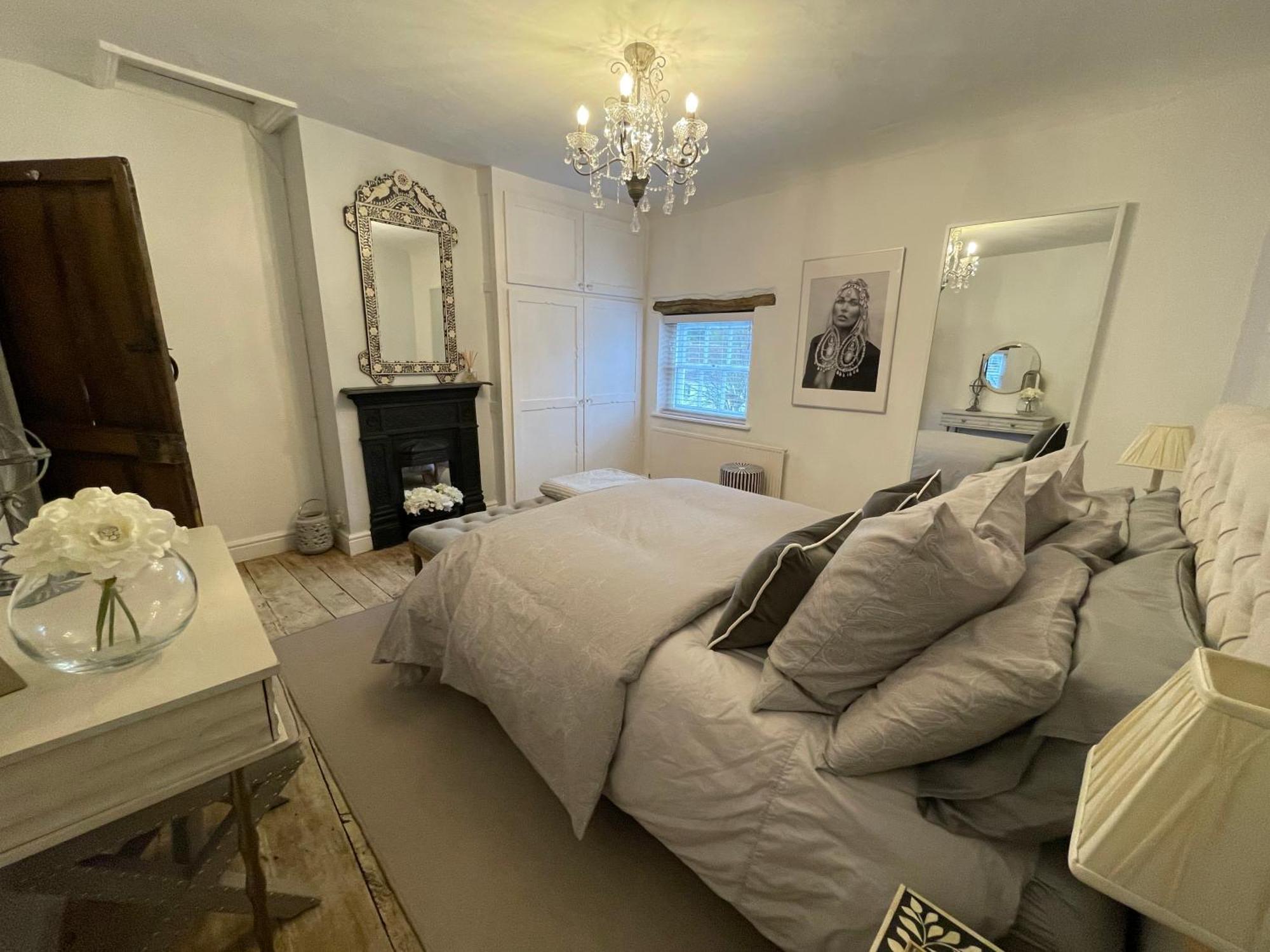 Entire Georgian Luxury Home - 3 Storey- High St Henley-In-Arden -Two Bedrooms-Sleeps 4 외부 사진