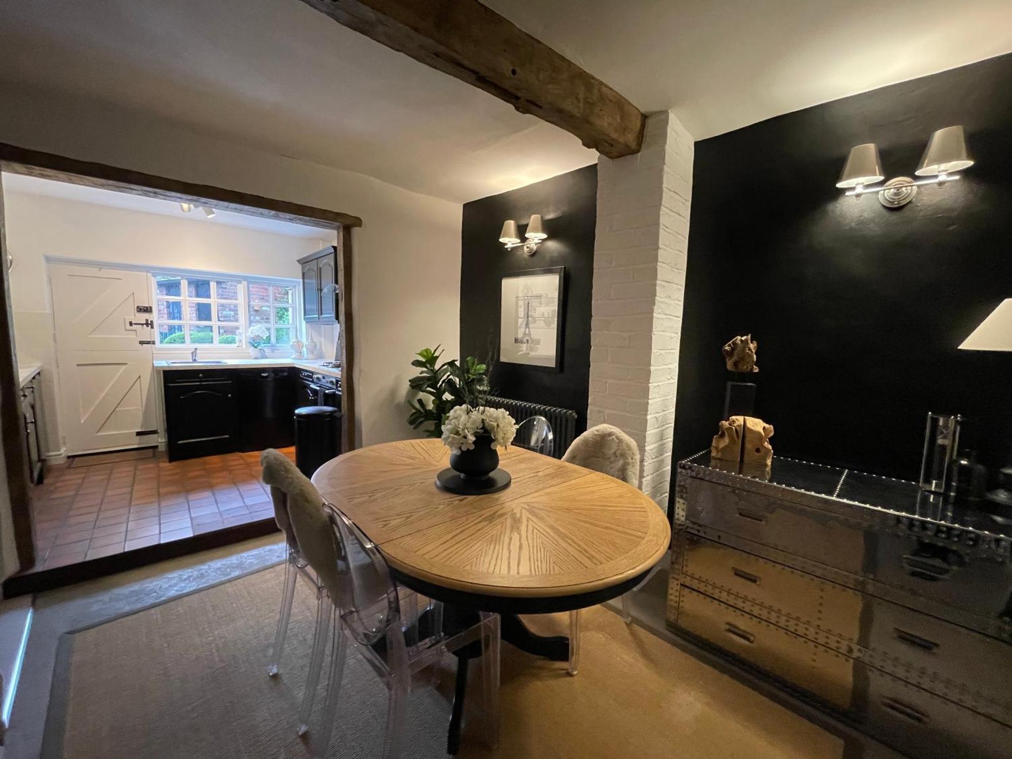 Entire Georgian Luxury Home - 3 Storey- High St Henley-In-Arden -Two Bedrooms-Sleeps 4 외부 사진