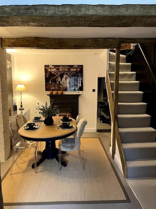 Entire Georgian Luxury Home - 3 Storey- High St Henley-In-Arden -Two Bedrooms-Sleeps 4 외부 사진