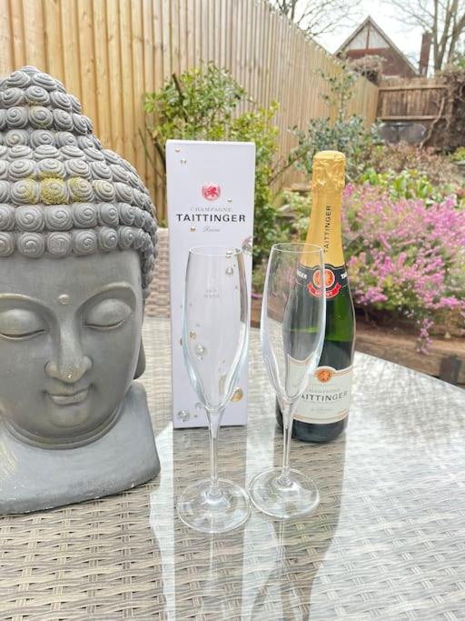 Entire Georgian Luxury Home - 3 Storey- High St Henley-In-Arden -Two Bedrooms-Sleeps 4 외부 사진