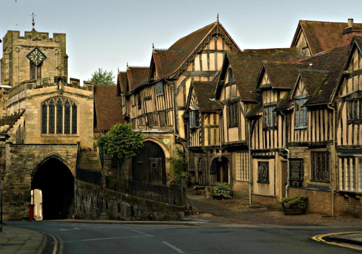 Entire Georgian Luxury Home - 3 Storey- High St Henley-In-Arden -Two Bedrooms-Sleeps 4 외부 사진